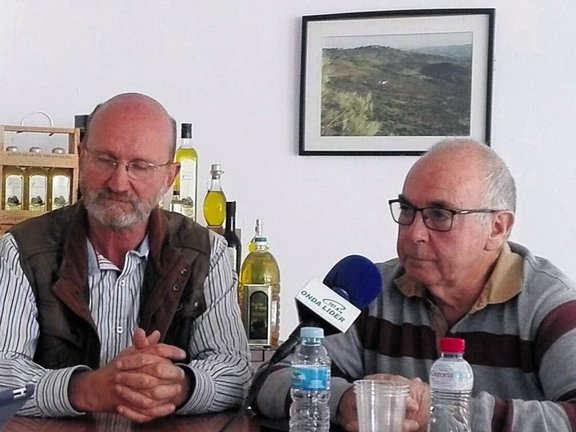 Mario Blancke, alcalde de Alcaucín, y Philip Smalley, presidente de SOHA.