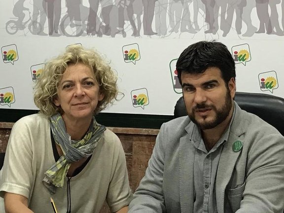 Los concejales de IU Alicia Pérez y Miguel Ángel Sánchez