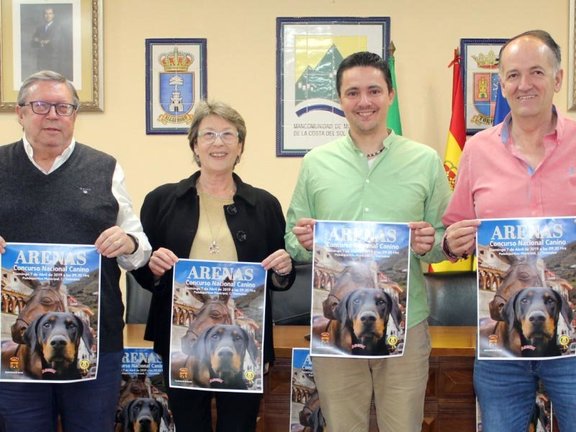 Presentación del concurso canino en Arenas