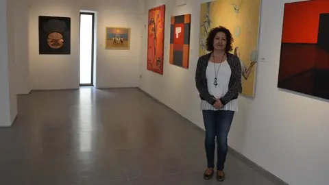 García en la exposición de artistas contemporáneas