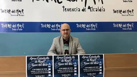 Jesús Atencia presentando la cabalgata de Reyes Torre del Mar