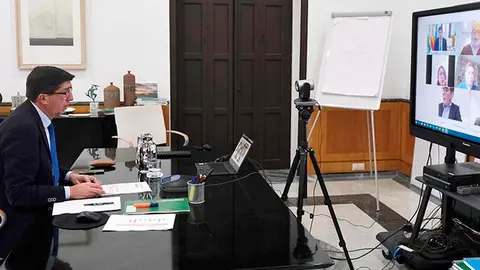 Juan Marín en la reunión