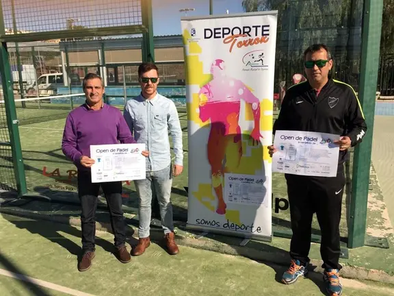 El concejal anunciando el evento