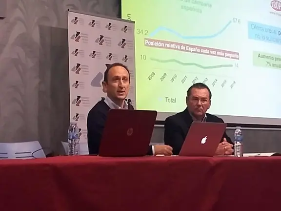 Momento de la ponencia de Enrique Colilles, gerente de TROPS