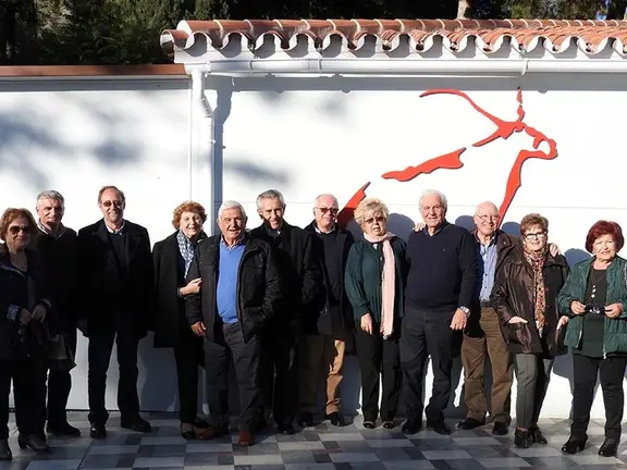 Descubridoresen el 58 aniversario Cueva de Nerja