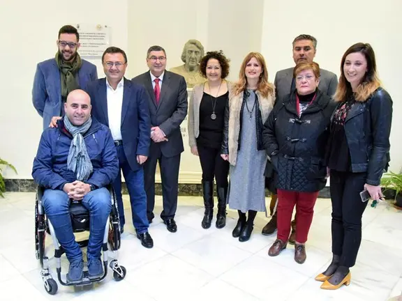 Heredia con los compañeros de partido en la Fundación María Zambrano