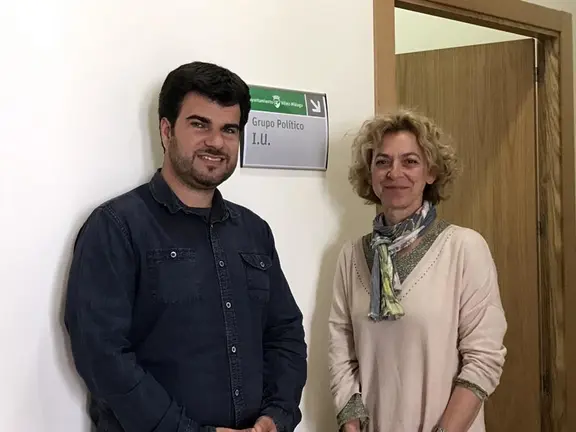 Los ediles de IU Alicia Pérez y Miguel Ángel Sánchez