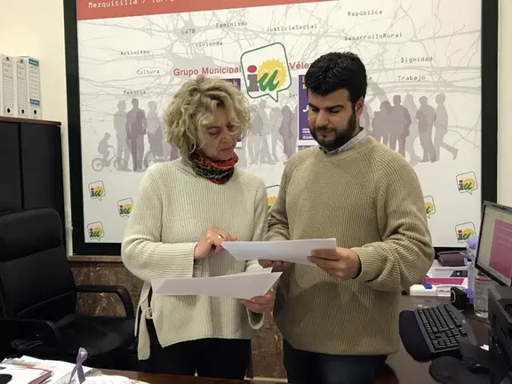 Los concejales de IU Alicia Pérez y Miguel Ángel Sánchez