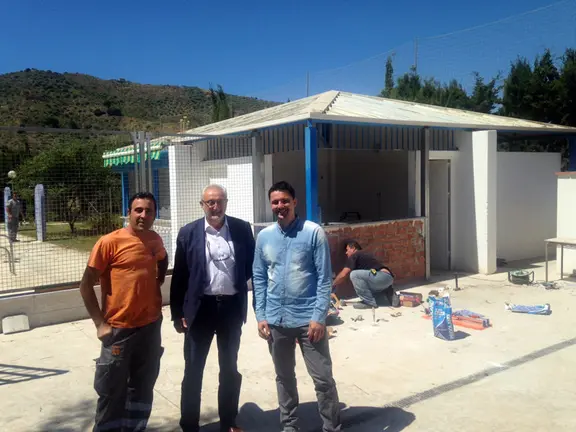 El diputado con el alcalde de Arenas