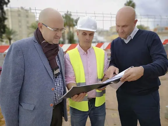 Visita a obras de escenario en Paseo Marítimo Torre del mar