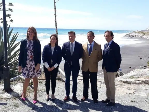 Medina y Navarro en el futuro Puerto Deportivo Nerja-Torrox