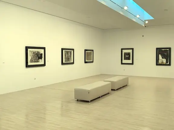 Exposición de Tapies