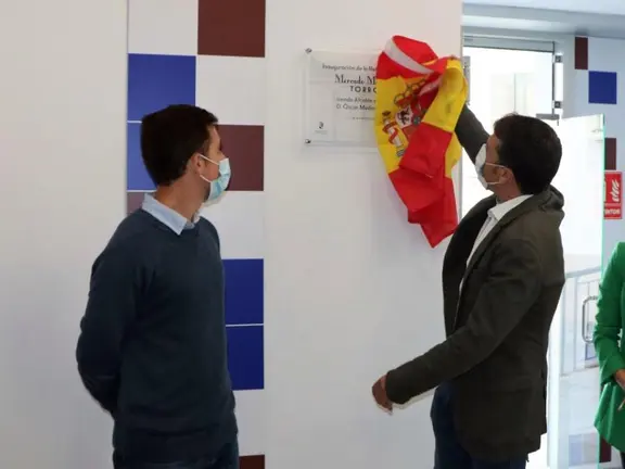 Medina inaugurando el mercado