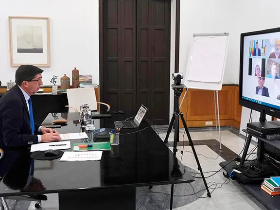 Juan Marín en la reunión