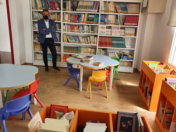 José Luis Ruiz en la nueva biblioteca