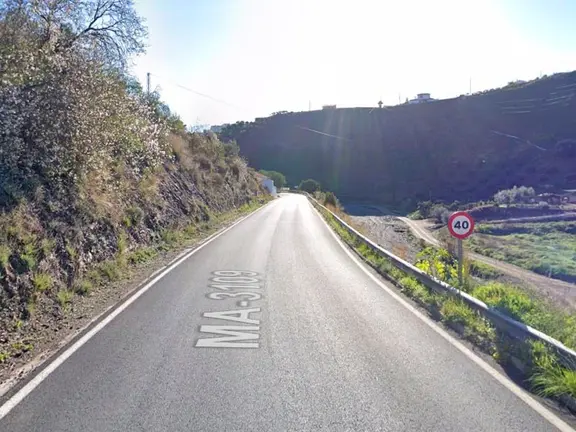 Carretera entre El Borge y Almáchar