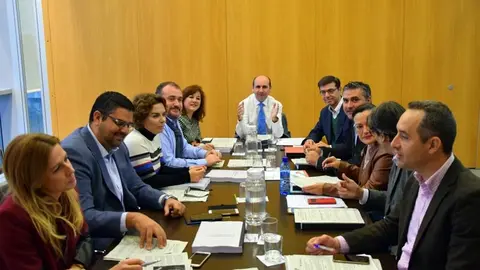 Diputados del PSOE en una reunión