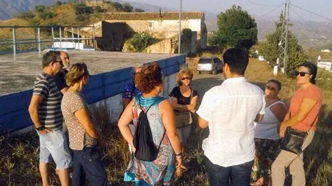 Reunión de miembros de IU con ciudadanos