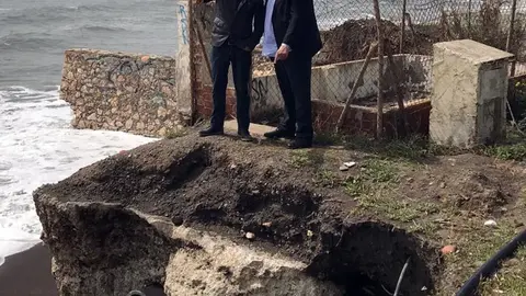 Méndez-Trelles en a tuberia de Cañuelo