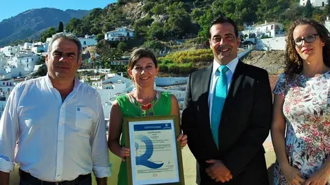 Entrega de la Q de Calidad a la Oficina de Turismo de Frigiliana