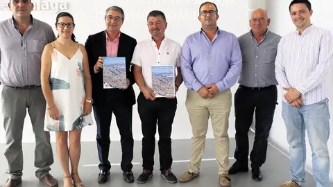 Alcaldes con el vicepresidente de Diputación