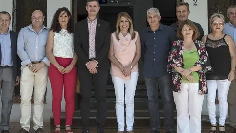 Susana Díaz con las autoridades algarrobeñas