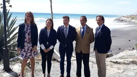Medina y Navarro en el futuro Puerto Deportivo Nerja-Torrox