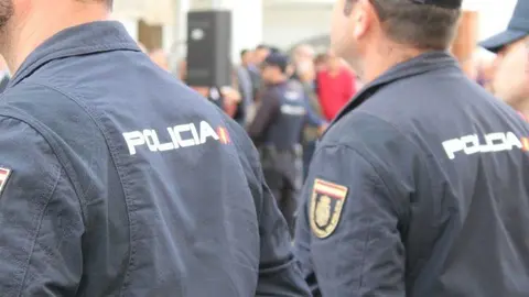 20190705 foto agentes Velez