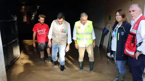 Moreno Bonilla visitanto los daños ocasionados por la Dana