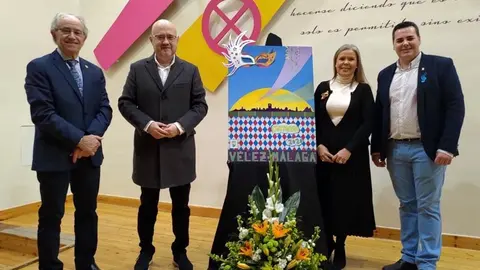 El autor y las autoridades veleñas