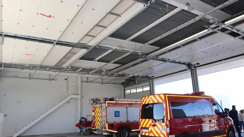 Camiones de bomberos. Foto de archivo.