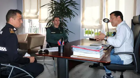 Reunión del alcalde con las fuerzas de seguridad