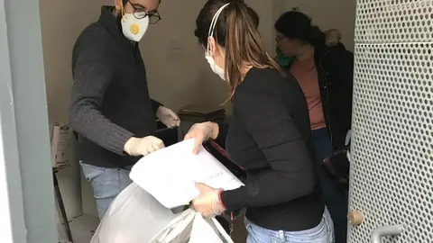 Reparto de comida en Vélez-Málaga