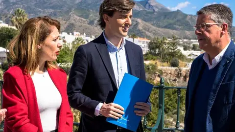 Montesinos con el alcalde de Nerja. Archivo