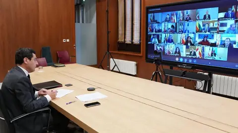 Juanma Moreno en videoconferencia