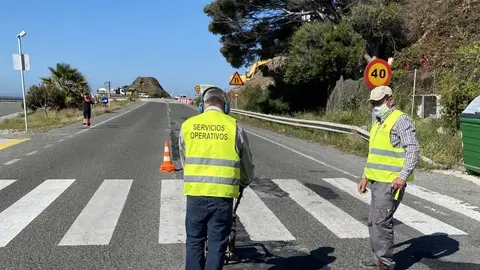 Trabajadores en la N-340