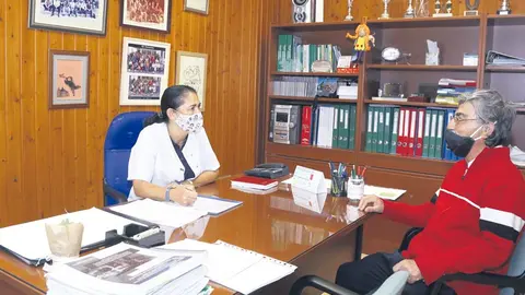 José Marcelo con la directora del IES Vicente Aleixandre