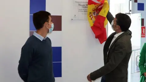 Medina inaugurando el mercado