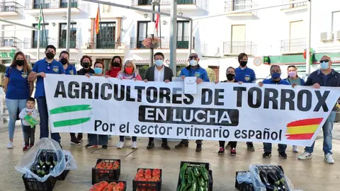 Medina con los agricultores