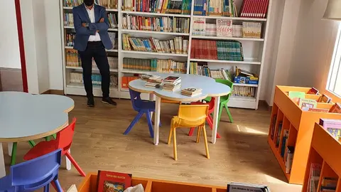 José Luis Ruiz en la nueva biblioteca
