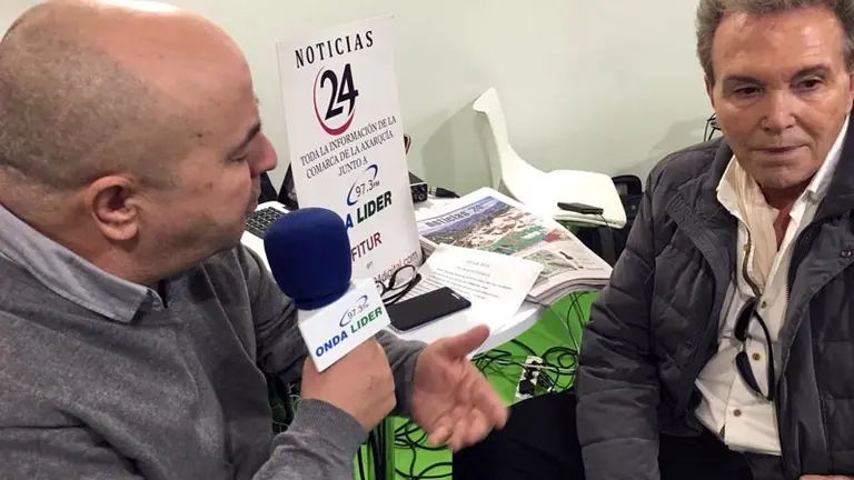 Ángel Luis Martínez con el arquitecto Bernardo Pozuelo