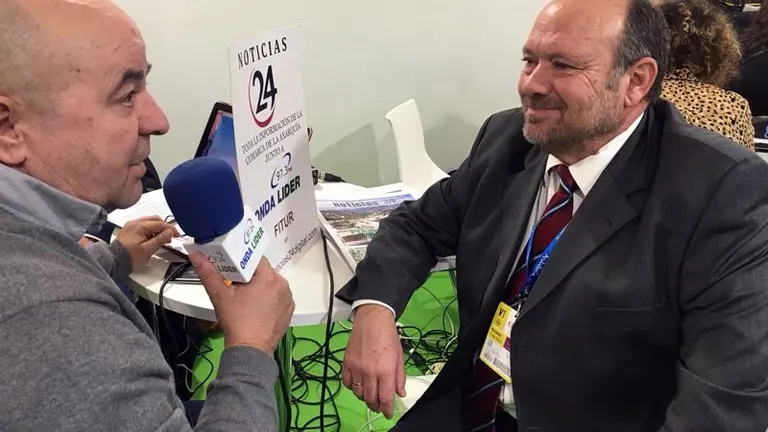 Ángel Luis Martínez con José Gallego, alcalde de Benamargosa