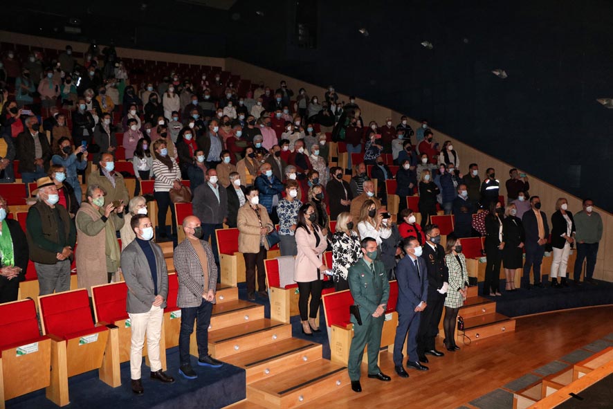 Auditorio en pie